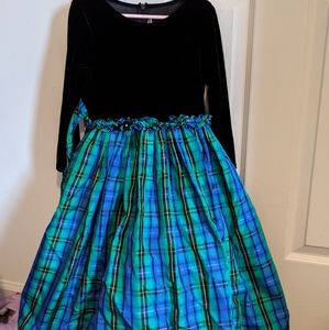Long sleeve dress, black top, plaid bottom size 5